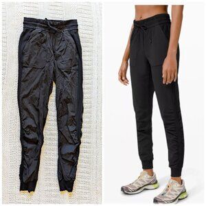 Lululemon Beyond the Studio Women's High Rise Jogger size 2 Black drawcord Sport